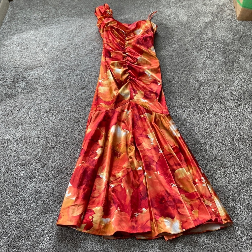 Jump Apparel Wendye Chaitin One Shoulder Ruched Floral Formal Dress SIZE 13/14
